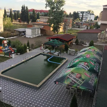 Апартамент Mercury 3 Two Bedroom Eh