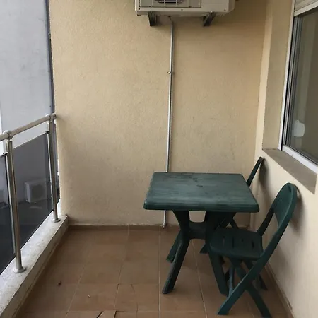 Mercury 3 Two Bedroom Eh Апартамент