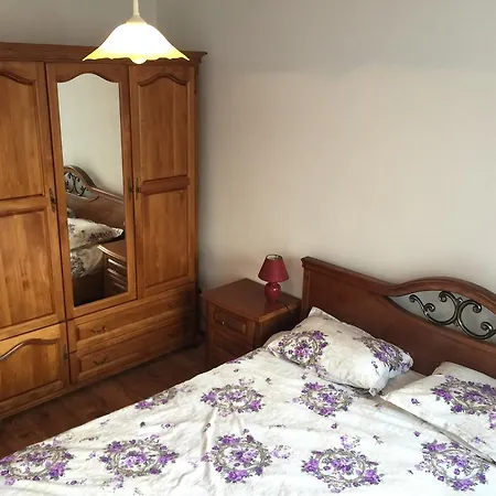 Апартамент Mercury 3 Two Bedroom Eh