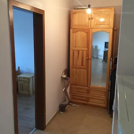 Апартамент Mercury 3 Two Bedroom Eh