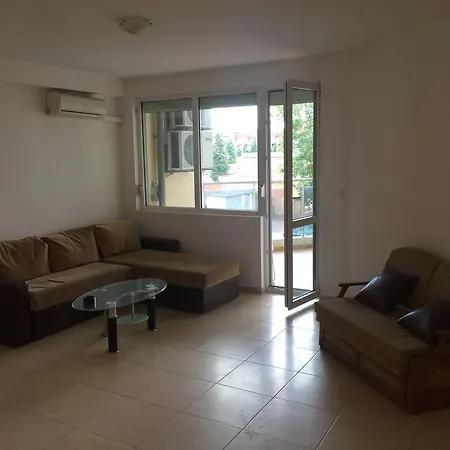 Mercury 3 Two Bedroom Eh Апартамент